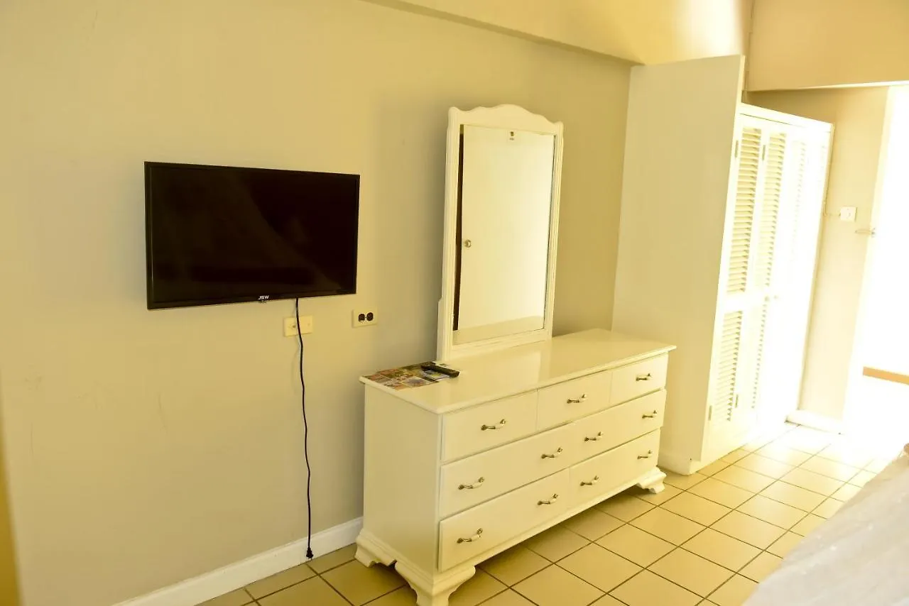 Pineapplesuites Ocho Rios 0*,
