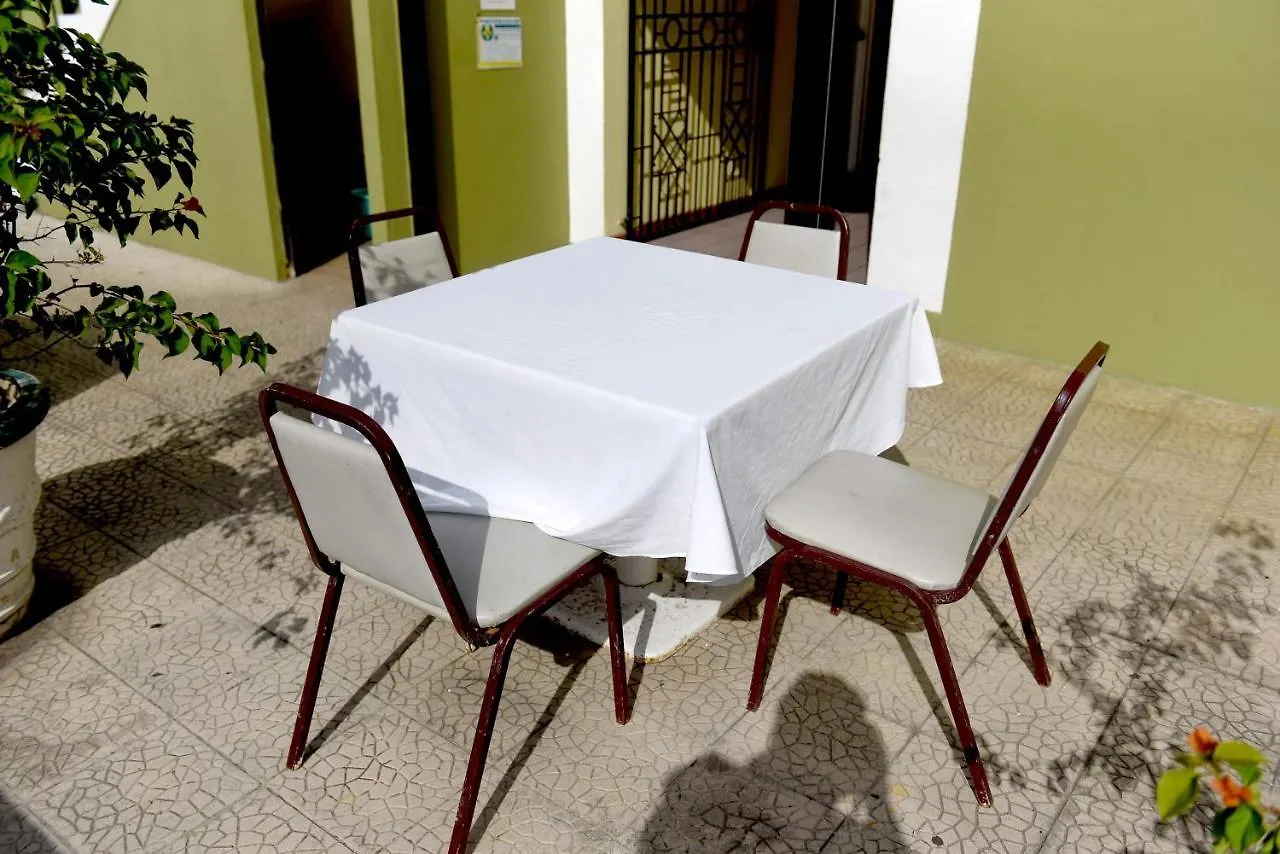 Hotel Pineapplesuites Ocho Rios